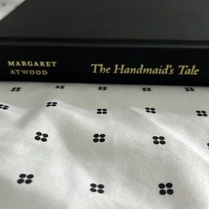 The hand maids tail hardcover